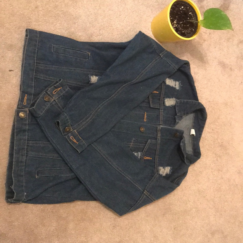 Jean jacket. Perfect for any season. 🥰